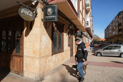 Cervecería William Walace, ubicada en la calle Covadonga de Valladolid esquina con la plaza de las Batallas. - J.M. LOSTAU