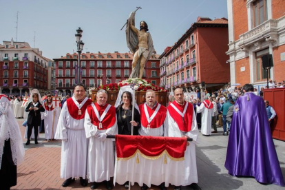 Paso de la 'Nuestro Padre Jesús Resucitado' en la procesión del Encuentro del Domingo de Resurrección