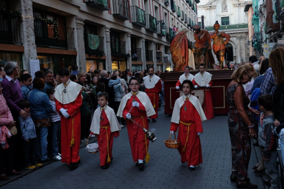 Procesión del Santísimo Rosario del Dolor con el paso 'Camino del Calvario' en una imagen de archivo