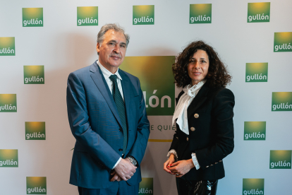 Juan Miguel Martínez Gabaldón, consejero delegado y director general, y Lourdes Gullón, presidenta de Galletas Gullón.