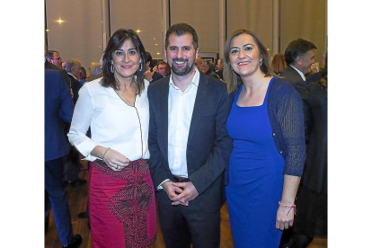 Ana Sánchez, Luis Tudanca y Virginia Barcones.
