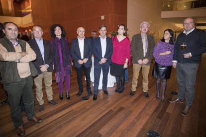 Juan Ramón Alonso, Donaciano Dujo, Nuria Ruiz, José Antonio Turrado, Arsenio García, Teresa Sanz, Guzmán Bayón, Rosa González y Lucio Fernández.