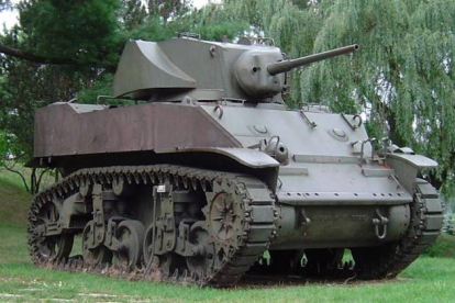 Tanque M-5 de la Segunda Guerra Mundial.-