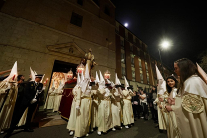 Procesión del Perdón y la Esperanza con el paso 'Jesús de la Esperanza'