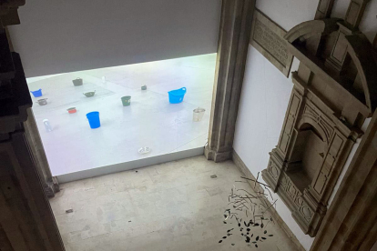 Exposición 'Kilos de oxígeno en la zona de intercambio', en el Museo Barjola de Gijón, del artista vallisoletano Eugenio Ampudia