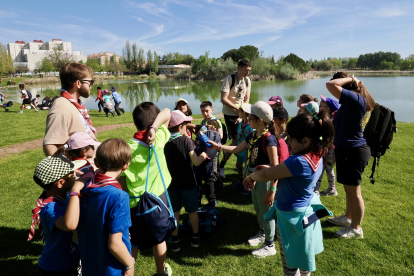 Reunión de grupo de Scouts en Laguna de Duero.
