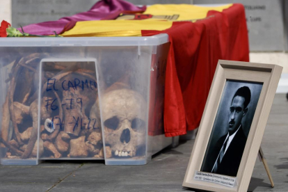Homenaje e inhumación de 199 víctimas de la Guerra Civil y el franquismo