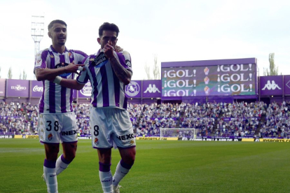 Monchu celebra el gol que dio la victoria al Real Valladolid ante el Eldense.