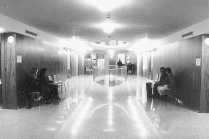 Interior de la sede de los Juzgados de la calle Angustias en 1998