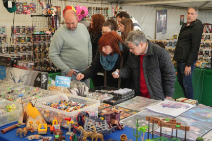 Feria del coleccionismo en la Plaza de Portugalete (Valladolid).