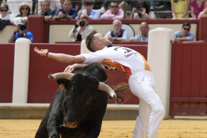 Concurso de cortes, quiebros y saltos en el coso de Zorrilla