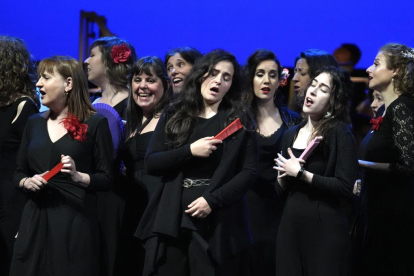 Ensayo general de la gala de zarzuela por el 25 aniversario de la reapertura del teatro Calderón.