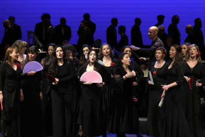 Ensayo general de la gala de zarzuela por el 25 aniversario de la reapertura del teatro Calderón.