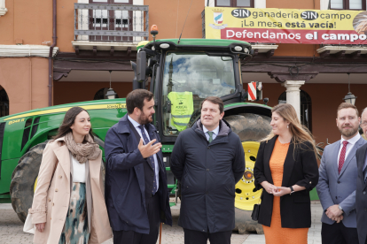 El presidente de la Junta de Castilla y León, Alfonso Fernández Mañueco, asiste a los actos de celebración del día de San Isidro Labrador en Villalón de Campos (Valladolid)