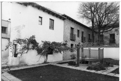 El jardín de la Casa Museo José Zorrilla en los años 70 poco después de su reapertura