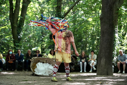 El artista vallisoletano Alberto Velasco muestra “Mover montañas” dentro de la 25 edición del Festival Internacional de Teatro y Artes de Calle