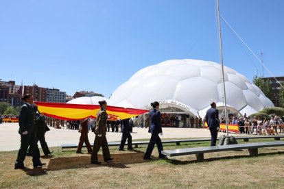 Exposición estática de material de las Fuerzas Armadas en la Cúpula del Milenio (Valladolid)