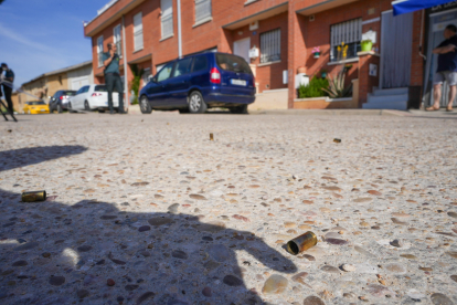 Casquillo de bala en el suelo tras el tiroteo producido en Geria