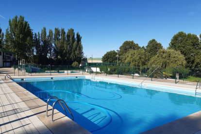 Imagen de las piscinas de Canterac listas para su apertura.