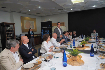 Guillermo Velasco, presidente de la APDV, en su intervención en la comida con los presidentes de los clubes de élite de Valladolid.