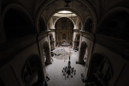 Estado en el que se encuentra el interior de la Vera Cruz tras el desplome de su cúpula.