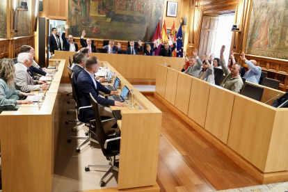 El pleno ordinario de la Diputación de León acoge el debate sobre la moción pro autonomía, a instancias de la Unión del Pueblo Leonés