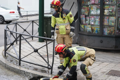 Intervención de los Bomberos en la calle Don Sancho