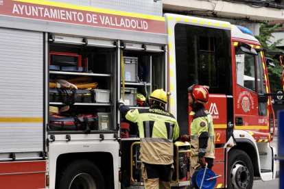 Intervención de los Bomberos en la calle Don Sancho