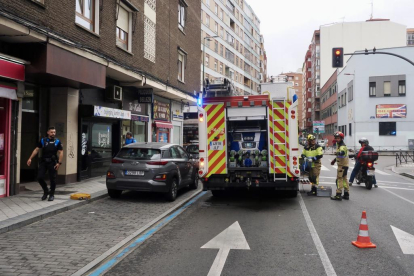 Intervención de los Bomberos en la calle Don Sancho