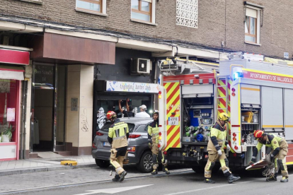 Intervención de los Bomberos en la calle Don Sancho