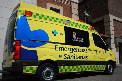 Ambulancia de Emergencias Sanitarias de Castilla y León.