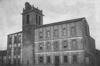 Harinera con torre, fotografía propiedad de Rufino García Rico, recogida en el artículo de Jorge Esteban Molina.