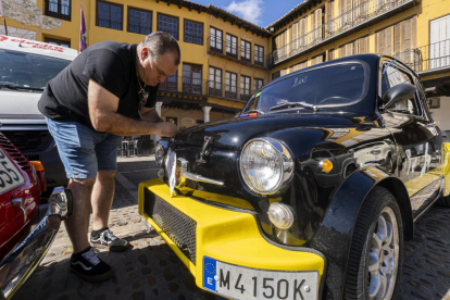 Concentracion de Seat 600 en Valladolid