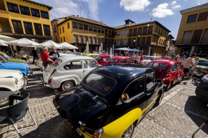 Concentracion de Seat 600 en Valladolid