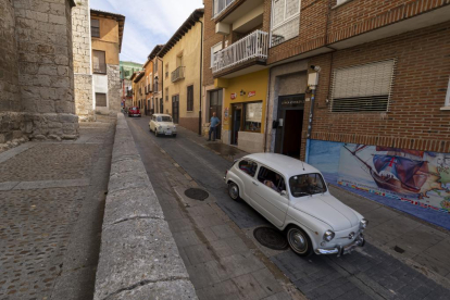 Concentracion de Seat 600 en Valladolid