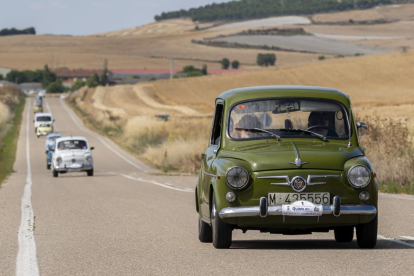 Concentracion de Seat 600 en Valladolid