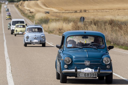 Concentracion de Seat 600 en Valladolid