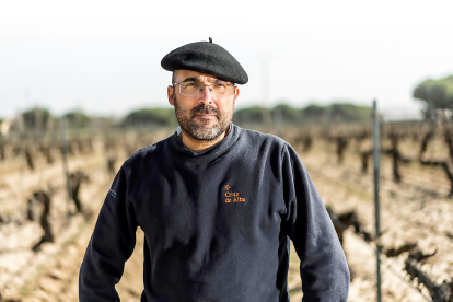 Sergio Ávila, enólogo de Cruz de Alba, es un entusiasta de la viña.