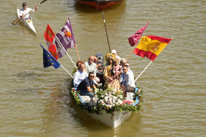 Procesión fluvial de La Virgen del Carmen