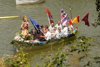 Procesión fluvial de La Virgen del Carmen