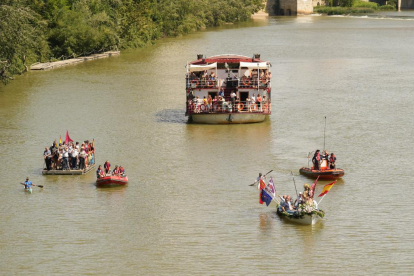 Procesión fluvial de La Virgen del Carmen