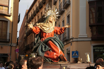 Traslado de la Dolorosa de la Vera Cruz a la Iglesia de San Miguel