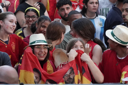 Aficionados disfrutando de la final en Valladolid