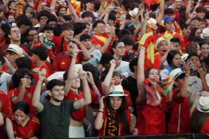 Aficionados disfrutando de la final en Valladolid