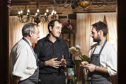 El restaurante fue el primero de Castilla y León en recibir una estrella verde en 2021 por su compromiso por la  sostenibilidad y el entorno.