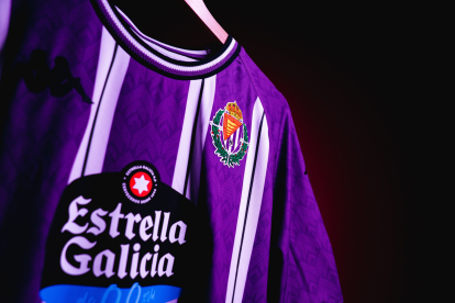 Presentación de la primera equipación del Real Valladolid para la 2024-25