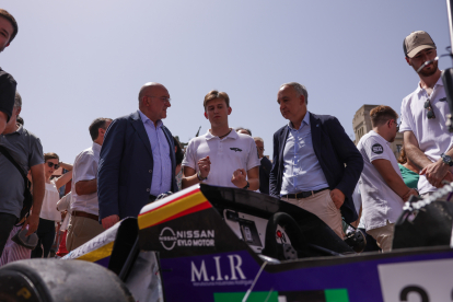 Presentación del coche de carreras del equipo 'Vall Racing Team' de la UVA