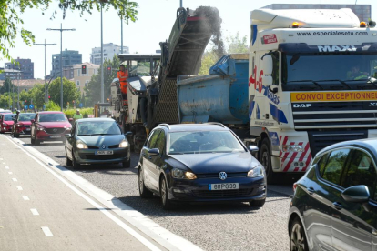 Tareas de fresado en la Avenida de Salamanca durante este miércoles