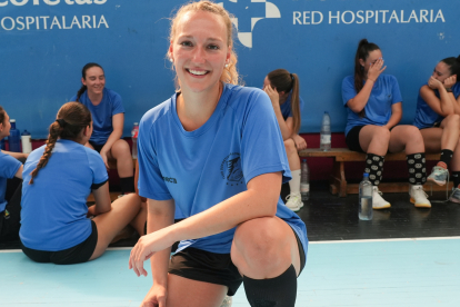 Ángela Zurni en el primer entrenamiento del Caja Rural Aula