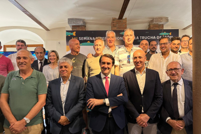 Participantes en la presentación de la Semana de la Trucha en León